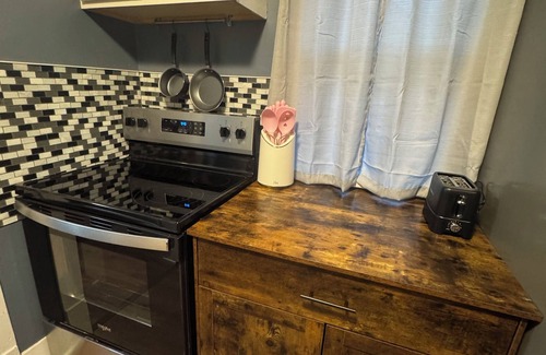 Peoria House | Charming 2-bedroom house with WiFi, AC in 6 minutes OSF in Peoria
