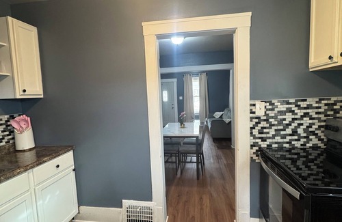 Peoria House | Charming 2-bedroom house with WiFi, AC in 6 minutes OSF in Peoria