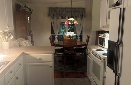Warm Mineral Springs Other | Charming 2-bedroom mobile home in fabulous Riverwalk Community 55+ with AC, WiFi
