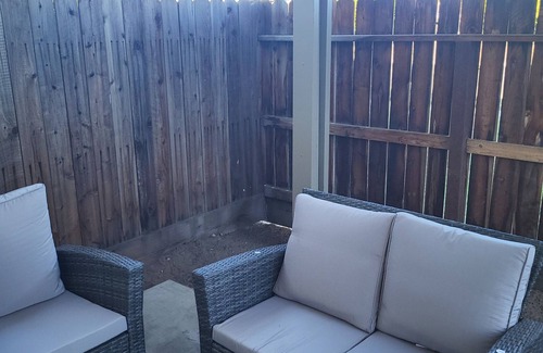 Raisin House | Charming 2-bedroom Oasis townhome with WiFi, AC & Garage in fabulous Fresno