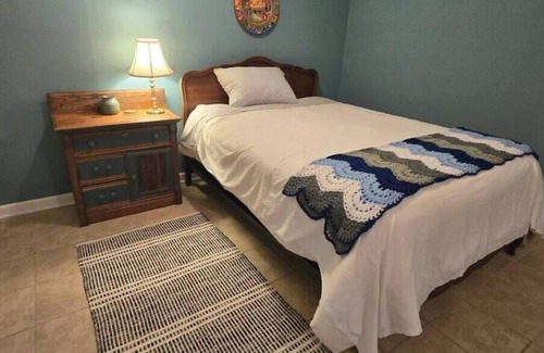 Walhalla Bed & Breakfast | Charming 2-bedroom pet-friendly apartment with large fenced yard, AC, WiFi