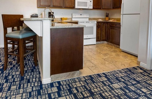 Midway Resort | Charming 2-bedroom resort in lovely Midway with gym, indoor pool and more.