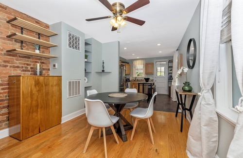 Frederick House | Charming 2-bedroom row house in Historic Downtown Frederick
