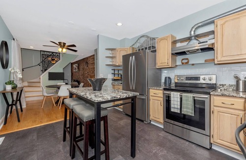 Frederick House | Charming 2-bedroom row house in Historic Downtown Frederick