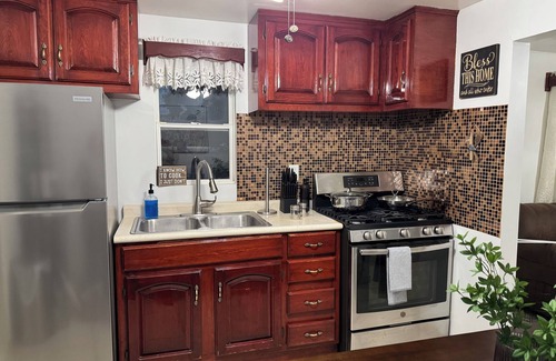 Montezuma House | Charming 2-Bedroom Stay in Montezuma – Breakfast Included