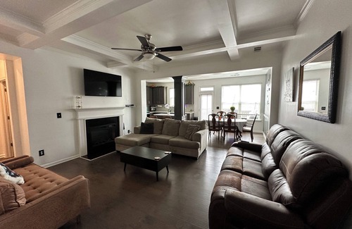 Conyers House | Charming 2-bedroom townhome with office and WiFi in quiet Conyers neighborhood