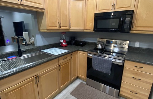 Orlando House | Charming 2-bedroom townhome in fabulous Orlando, family and pet friendly