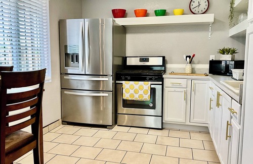 La Mesa Apartment | Charming 2-bedroom apartment with AC, WiFi in fabulous Albuquerque
