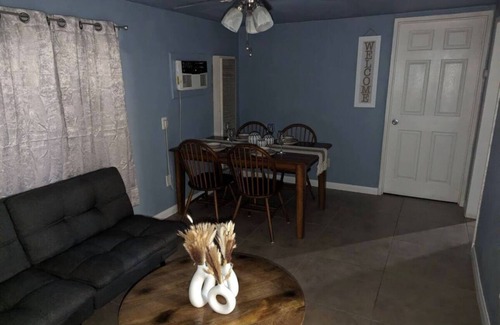 Oildale Apartment | Charming 2-bedroom apartment in the heart of bakersfield