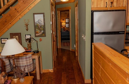 Balsam Lake Cabin | Charming 2 bedroom cabin w/loft on White Ash Lake