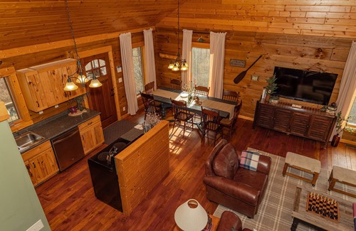 Balsam Lake Cabin | Charming 2 bedroom cabin w/loft on White Ash Lake