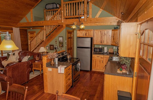Balsam Lake Cabin | Charming 2 bedroom cabin w/loft on White Ash Lake
