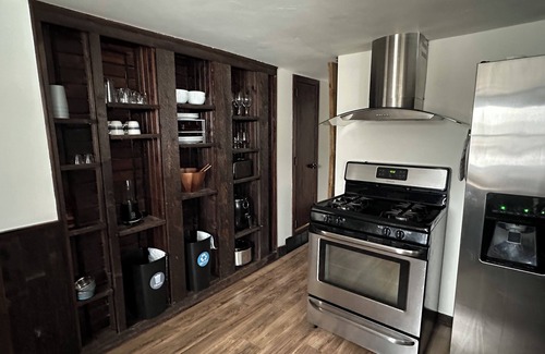 Breckenridge House | Charming 2-bedroom pet friendly house with hot tub and fire pit in Breckenridge