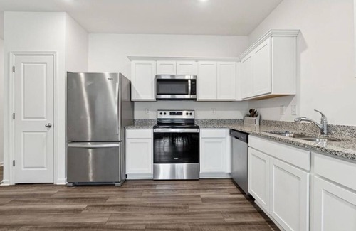 Cartersville Condo | Charming 2-bedroom condo in peaceful Cartersville with Neighborhood Coffee Shop