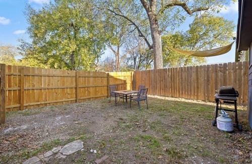 Chattanooga Cottage | Charming 2-bedroom Cottage minutes from downtown Chattanooga, Pet Friendly