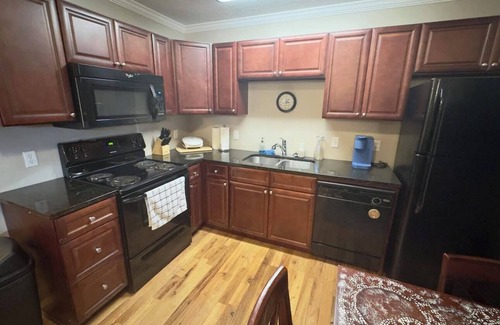 Guntersville House | Charming 2-bedroom townhome in delightful Guntersville with AC, WiFi