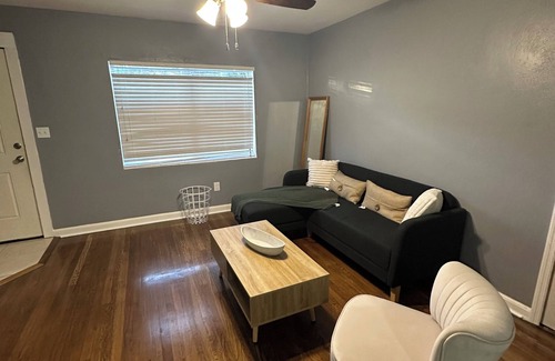 Murray Hill Apartment | Charming 2-bedroom apartment with AC, WiFi in terrific Jacksonville
