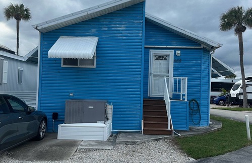 Hutchinson Island South House | Charming 2-bedroom house near beach and community pool in Jensen Beach