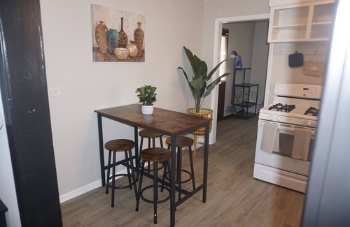 South Kansas City House | Charming 2-bedroom house in Kansas City with AC, WiFi, Fenced in Yard