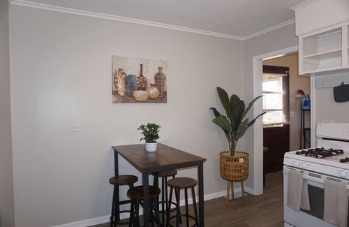 South Kansas City House | Charming 2-bedroom house in Kansas City with AC, WiFi, Fenced in Yard