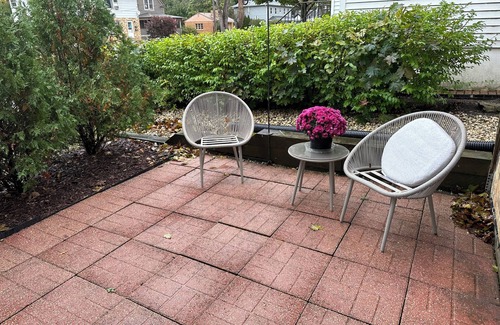 Libertyville Apartment | Charming 2 Bedroom Apartment in Libertyville