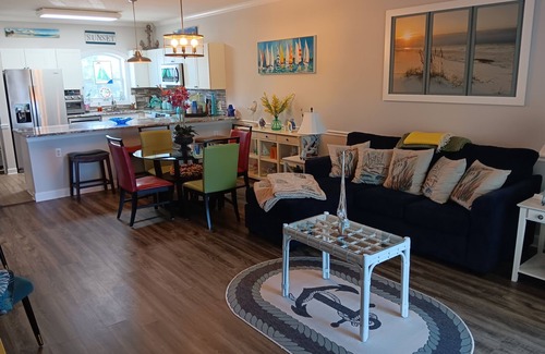 Socastee Apartment | Charming 2-bedroom apartment with AC, fitness room in welcoming Myrtle Beach