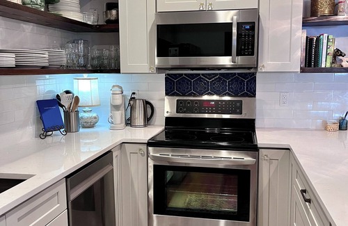 Tobin Hill Cottage | Charming 2-bedroom cottage downtown & walk to Trinity