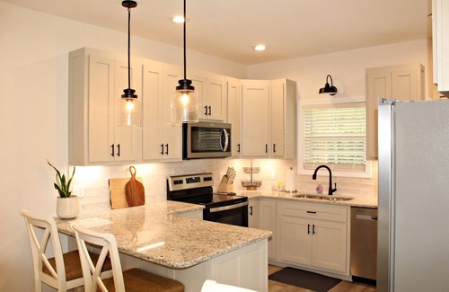 Scottsville Cottage | Charming 2-bedroom cottage near Barren River Lake