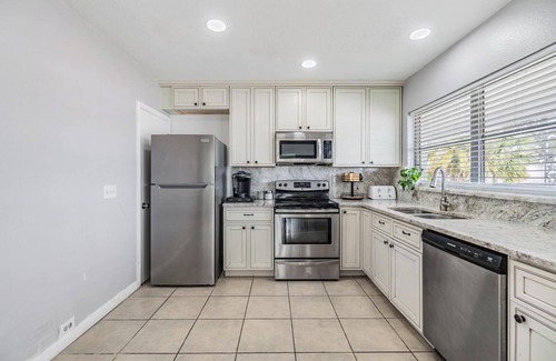 Bayou Shores House | Charming 2-bedroom townhome in St. Petersburg w/Dock and Free Kayaks