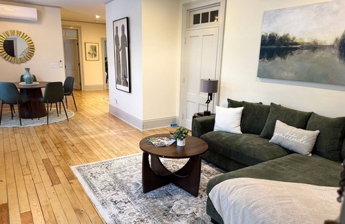 Stockbridge Apartment | Charming 2-bedroom apartment in downtown Stockbridge with AC, WiFi