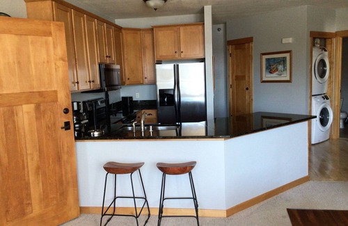 Three Lakes Condo | Charming 2-bedroom condo with AC, WiFi in superb Three Lakes