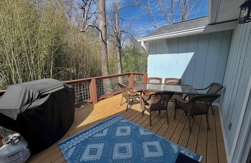Weaverville House | Charming 2-bedroom house in pleasant Weaverville with AC