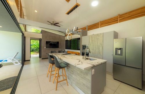 Manzanillo Villa | Charming 2-bedroom villa with AC, pool near Santa Teresa Beach