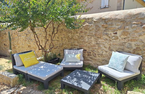 Barjac House | Charming 2-bedroom village house with garden