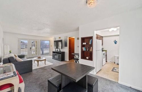 Des Moines House | Charming 2 bedrooms with sofa bed townhome wonderful place in Des Moines area