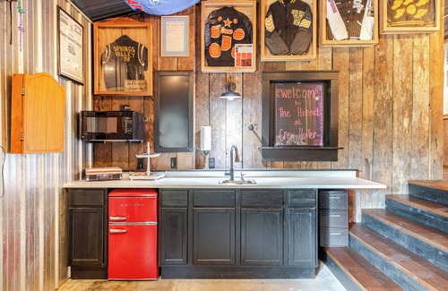 French Lick House | Charming 2-bedrooms in French Lick with AC, WiFi