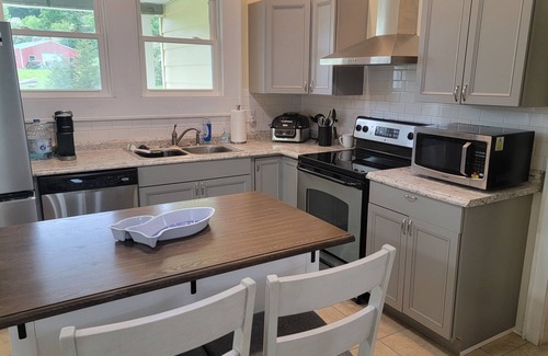 Butler Cottage | Charming 2 BR/2BA cottage in Butler-great covered porches, big fenced yard