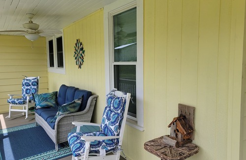 Butler Cottage | Charming 2 BR/2BA cottage in Butler-great covered porches, big fenced yard