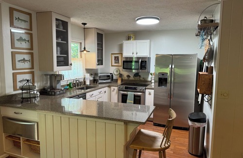 Salem House | Charming 2-BR/2BA home in Keowee Key, utilities and amenities included!