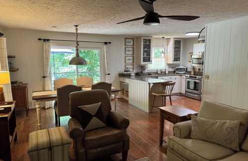 Salem House | Charming 2-BR/2BA home in Keowee Key, utilities and amenities included!