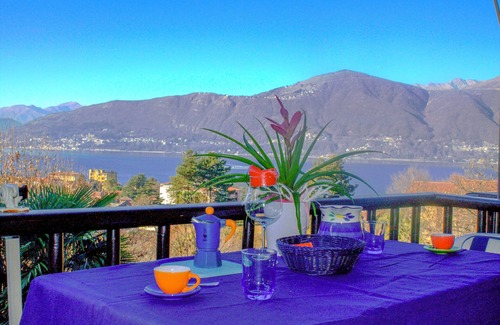 Porto Valtravaglia Apartment | Charming 2-room apartment with balcony & beautiful lake view
