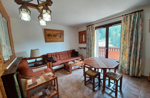 Station de Drouzin le Mont Apartment | Charming 2-room apartment with balcony and parking in Col du Corbier