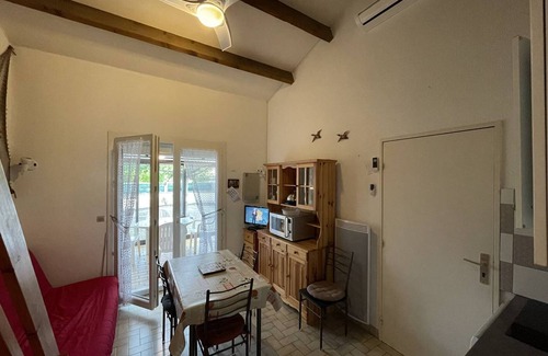 Saint-Cyprien Plage Villa | Charming 2-Room Villa with Mezzanine, Garage, AC, and Garden—Close to Beach, Pets Welcome