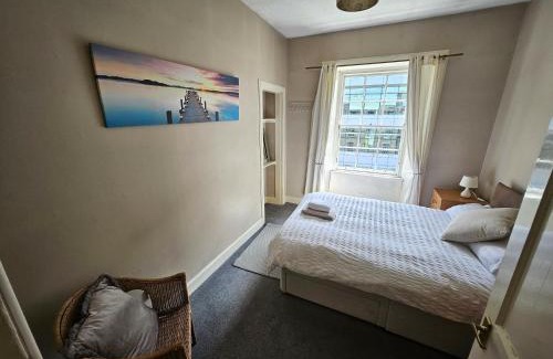 Tollcross Apartment | Charming 2BD Flat 10 Minutes to Edinburgh Castle