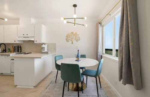 Pacifica Apartment | Charming 2Bedroom 1Bathroom with Breathtaking Mountain, Sunset and Ocean Views
