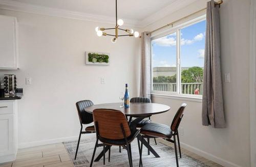 Pacifica Apartment | Charming 2Beds with Mountain & Ocean Views