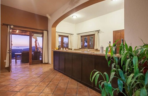 Pichilingue House | Charming 2BR/1Ba farm house close to Balandra