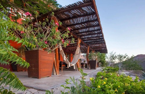 Pichilingue House | Charming 2BR/1Ba farm house close to Balandra