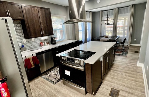 Sylvan Hills House | Charming 2BR/2BA 10min DT/Airport by LSP Homes