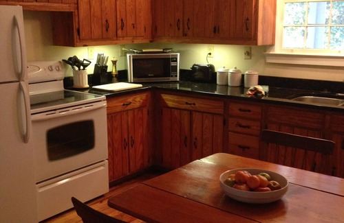 Summerville Historic District House | Charming 2BR/2BA Guest House on Historic 2 acres in downtown Summerville!